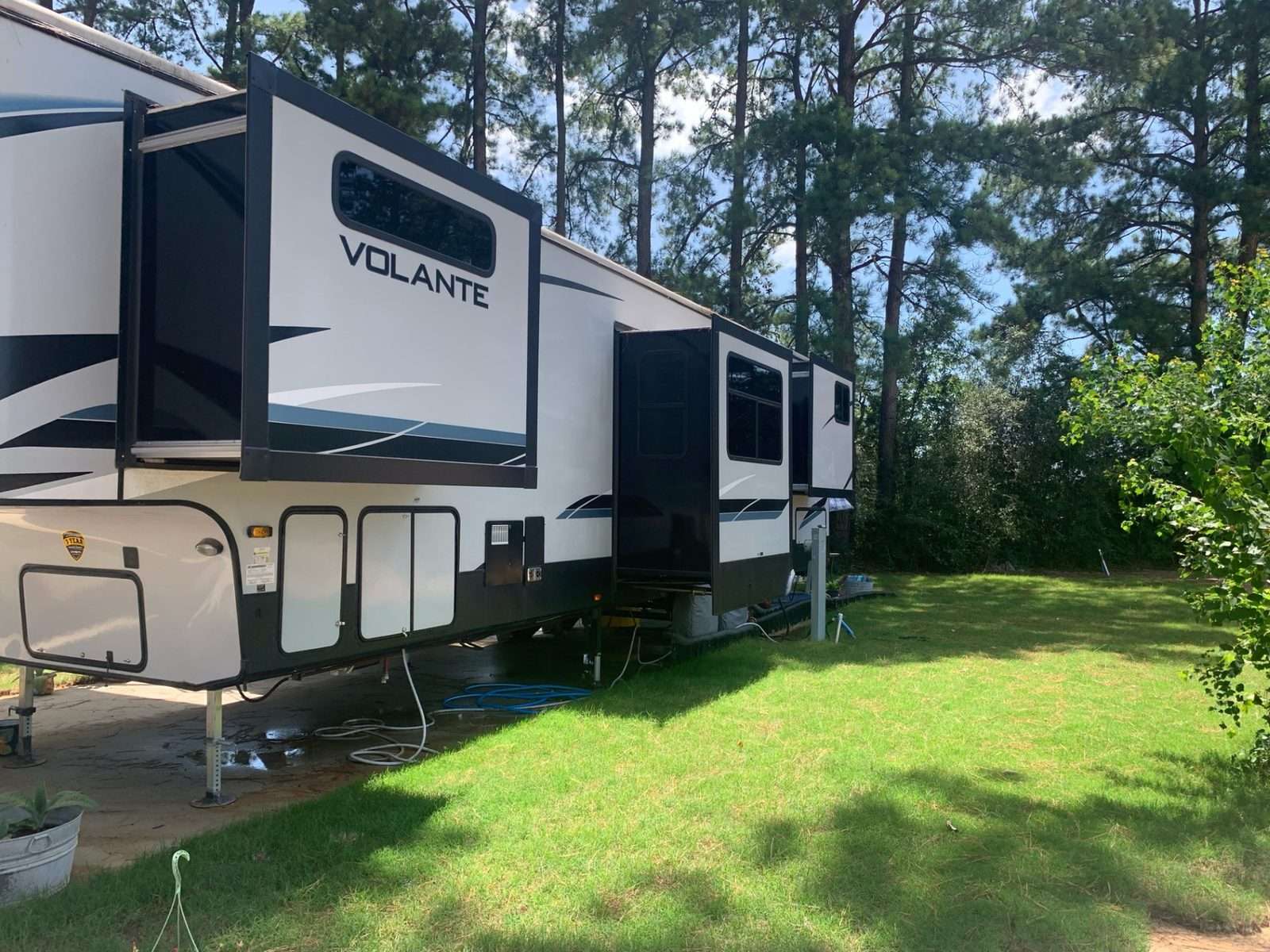 Amenities at Hidden Lake RV Resort, Pinehurst, Texas